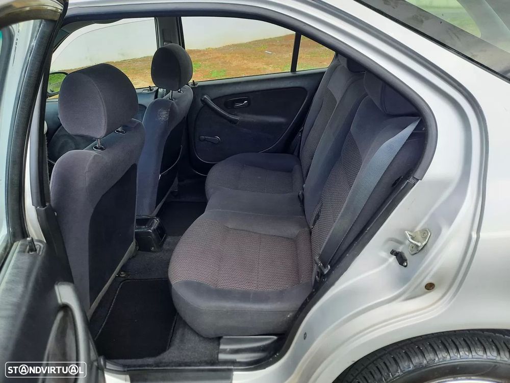 Honda Civic 1.4i S - 7