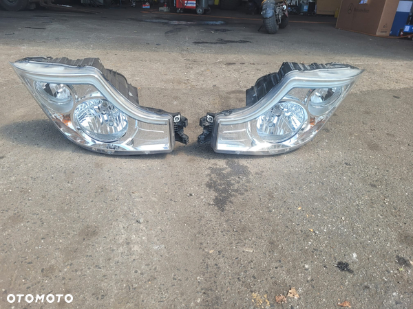 Lampa MP5 Mercedes Actros