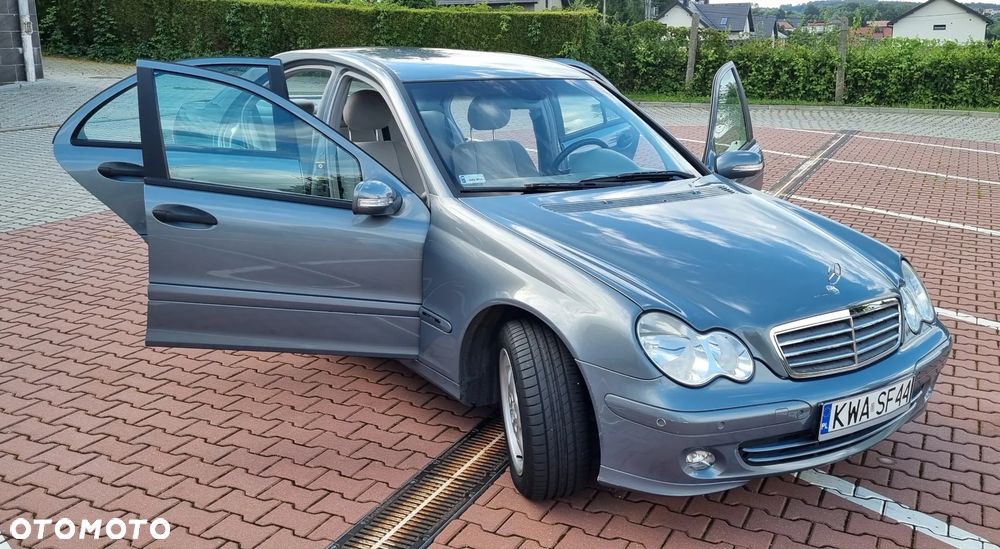 Mercedes-Benz Klasa C 180 Kompressor Automatik Classic - 23