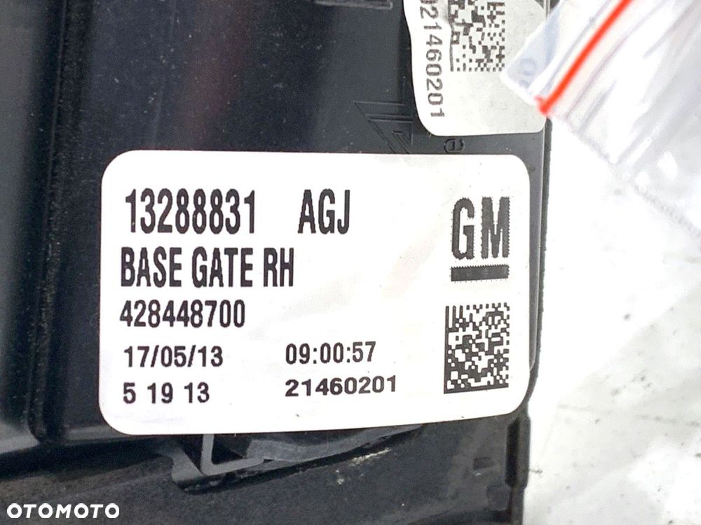LAMPA TYŁ PRAWA WEWNĘTRZNA - 98.00 PLN - OPEL ZAFIRA TOURER C (P12) 2011 - 2022 2.0 CDTi (75) 96 - 4