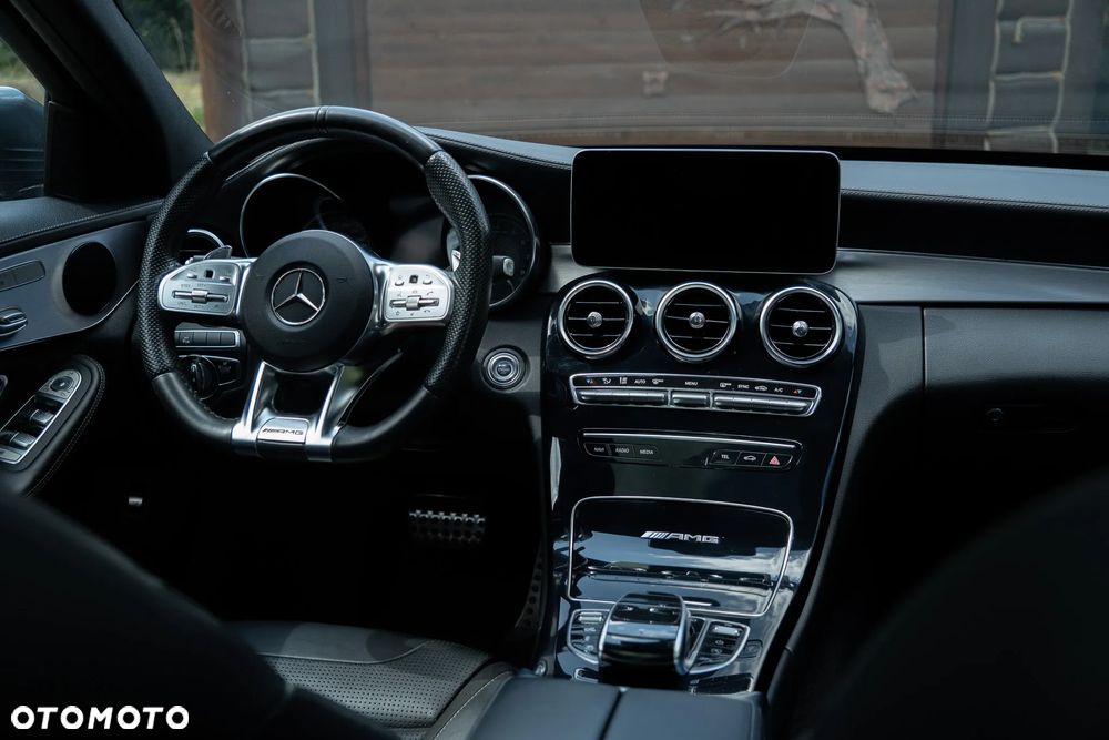 Mercedes-Benz Klasa C AMG 63 AMG Speedshift 7G-MCT - 19