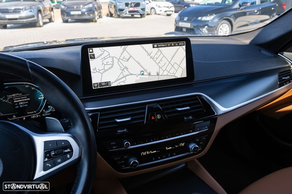 BMW 530 e Pack Desportivo M - 19