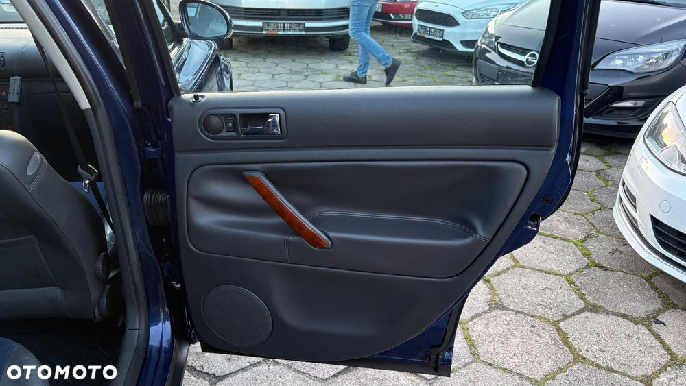Volkswagen Passat 1.9 TDI Exclusive - 12