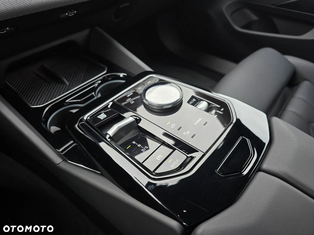 BMW Seria 5 520d xDrive - 36