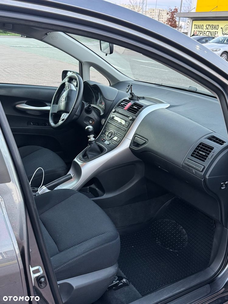 Toyota Auris 1.6 Sol - 9