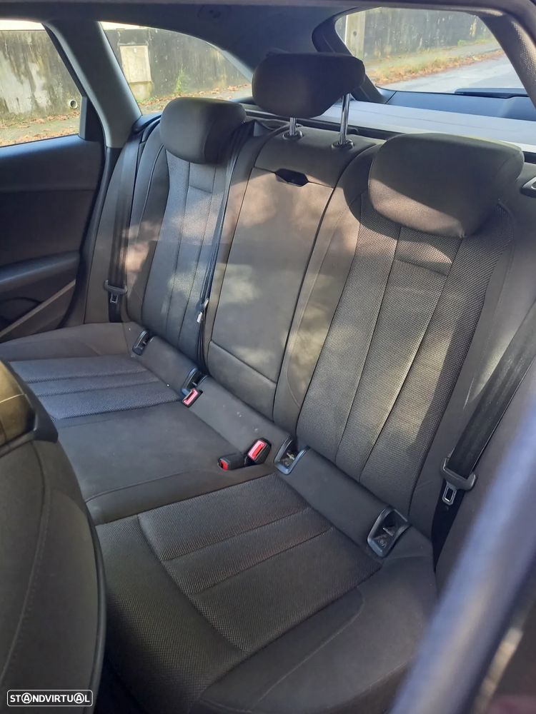 Audi A4 Avant 2.0 TDI Advance S tronic - 7