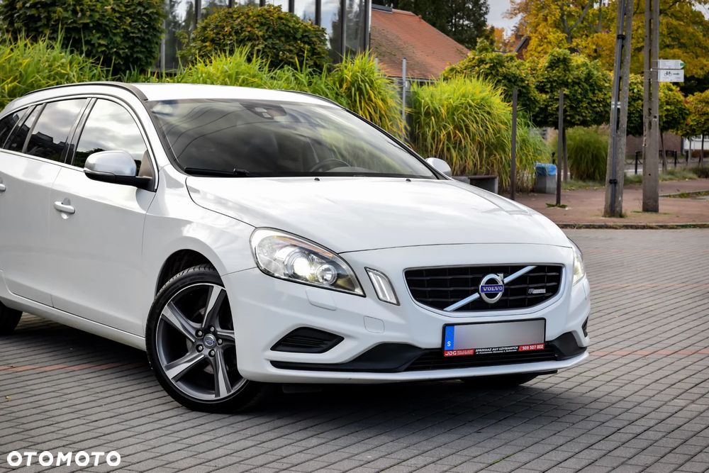 Volvo V60 D3 R-Design - 8