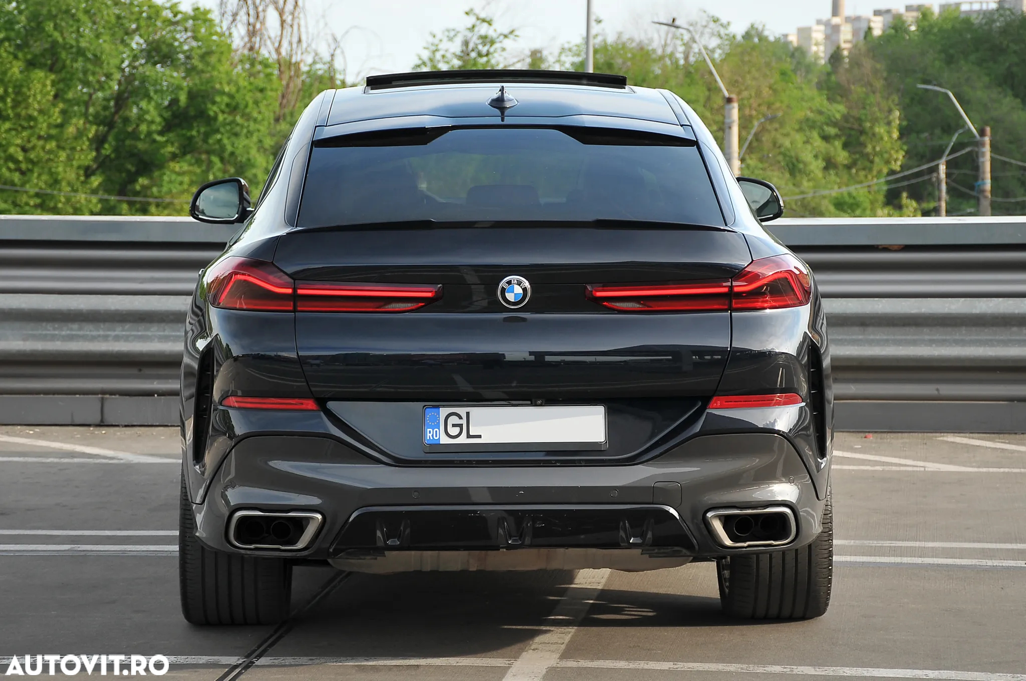 BMW X6 M M50i - 12