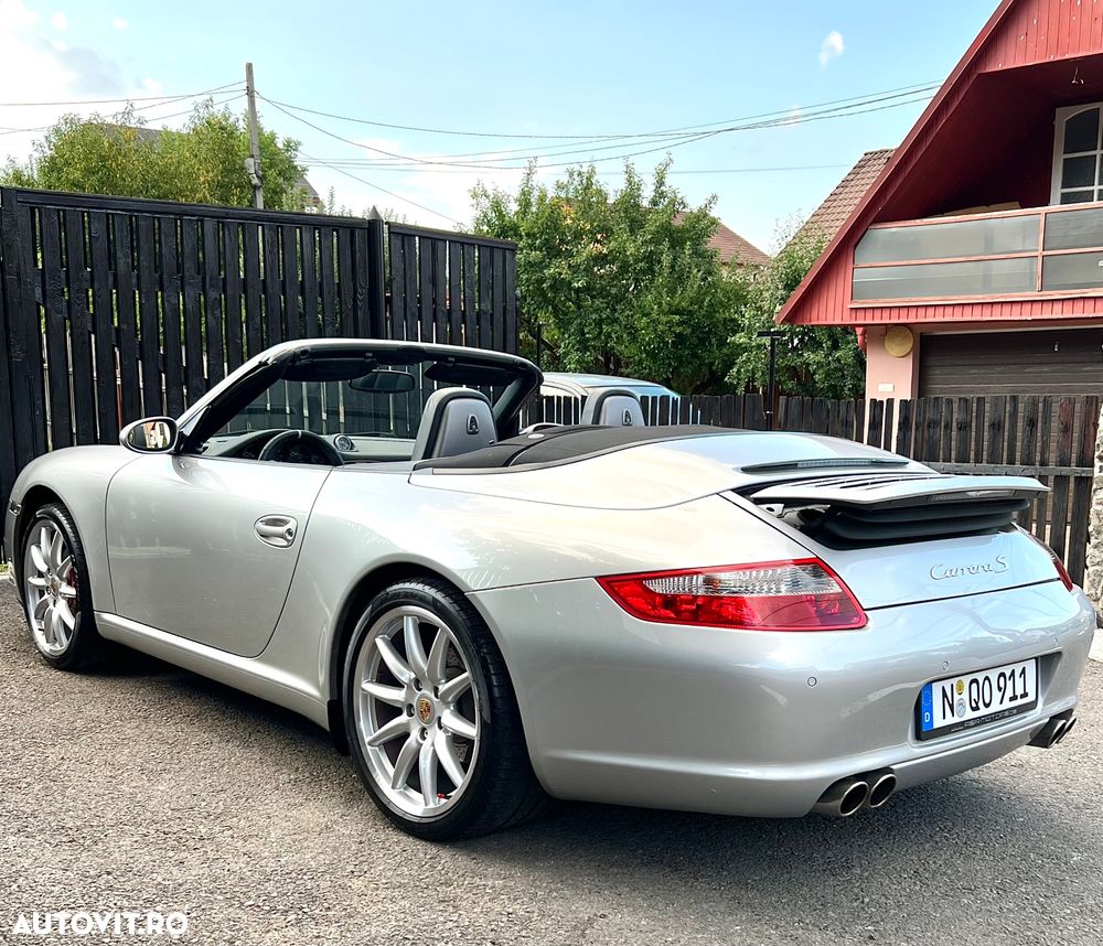 Porsche 911 Carrera - 12