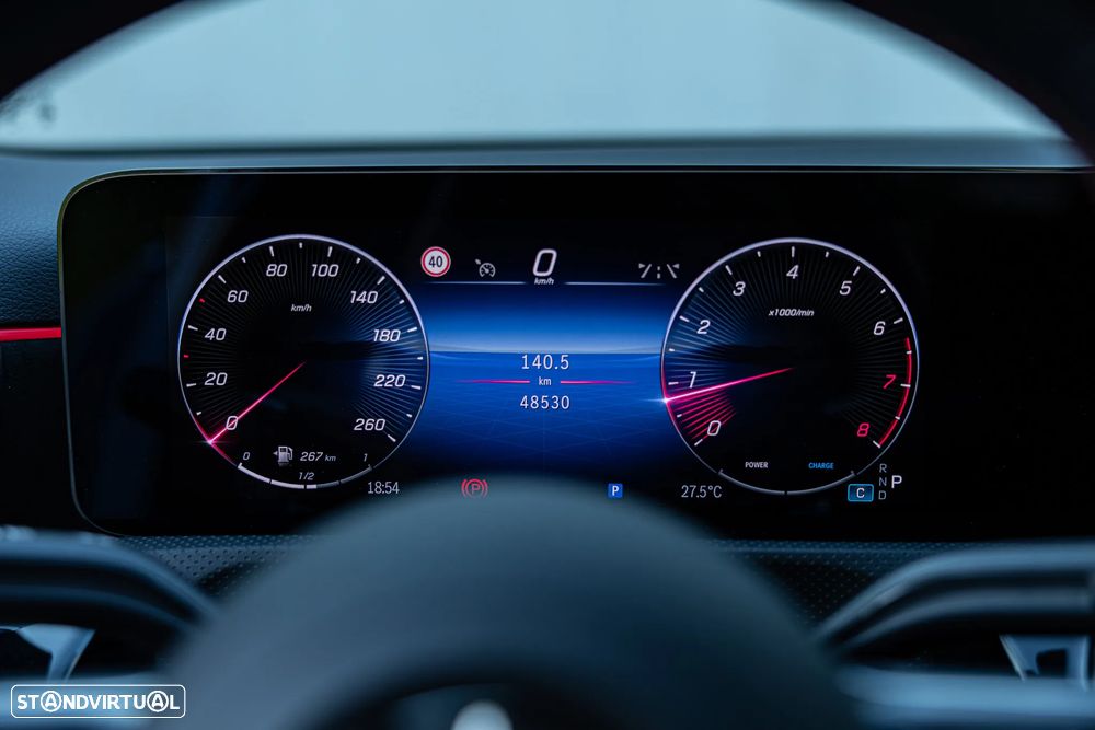 Mercedes-Benz A 200 Limousine 7G-DCT AMG Line - 23