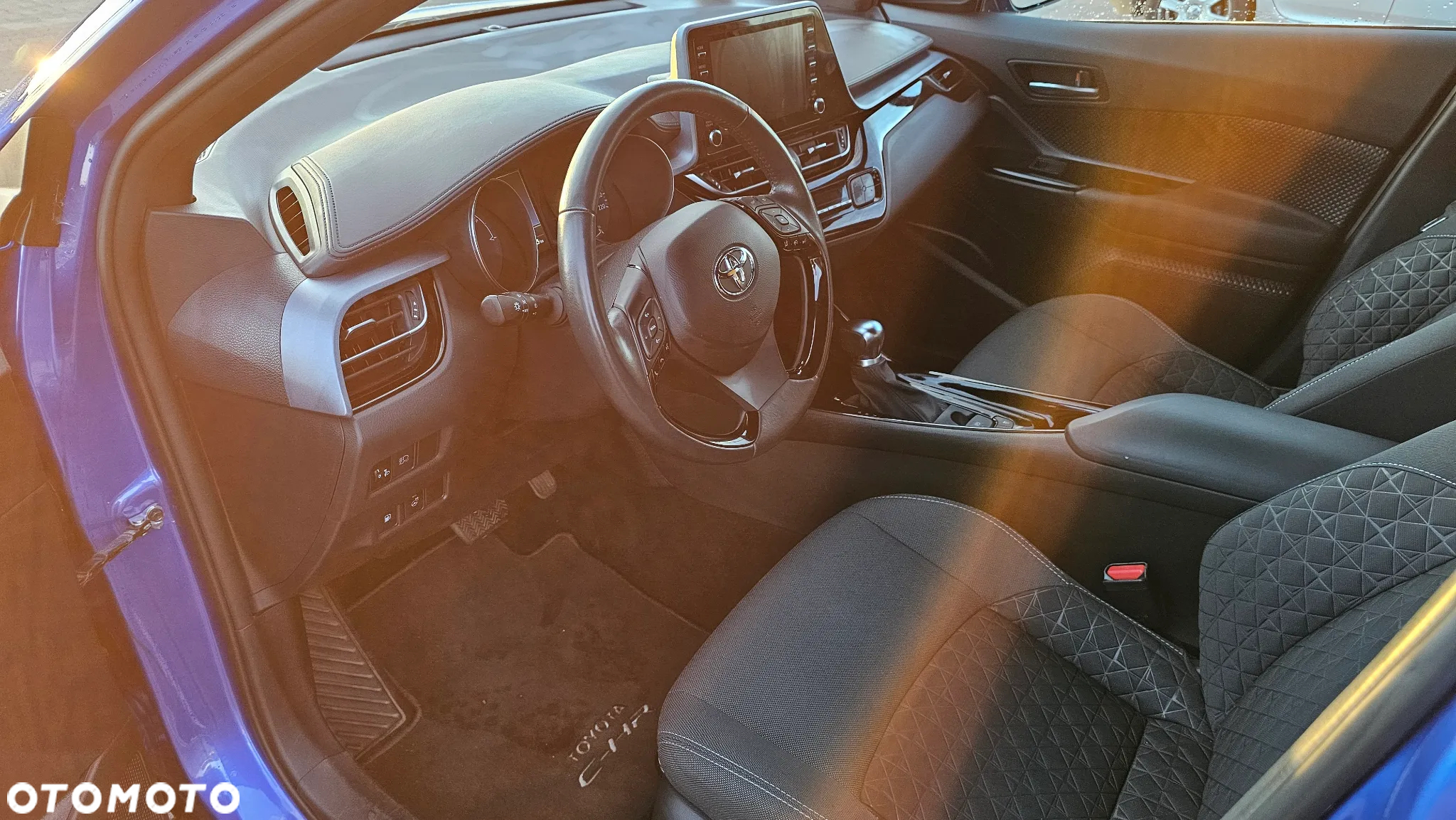 Toyota C-HR - 16