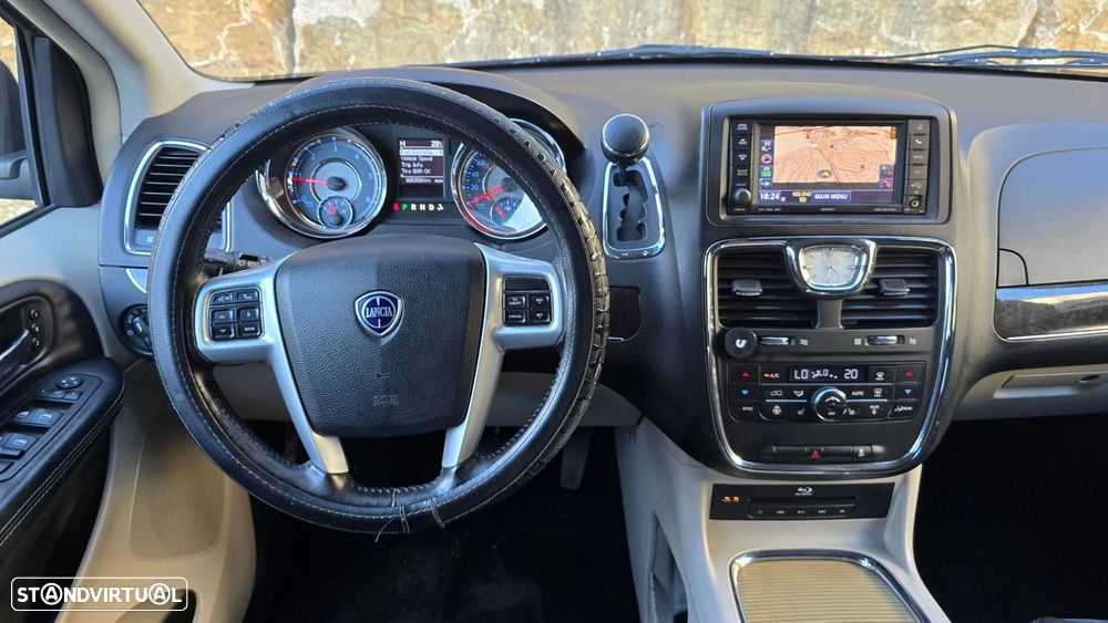 Lancia Voyager 2.8 CRD Platinum - 15