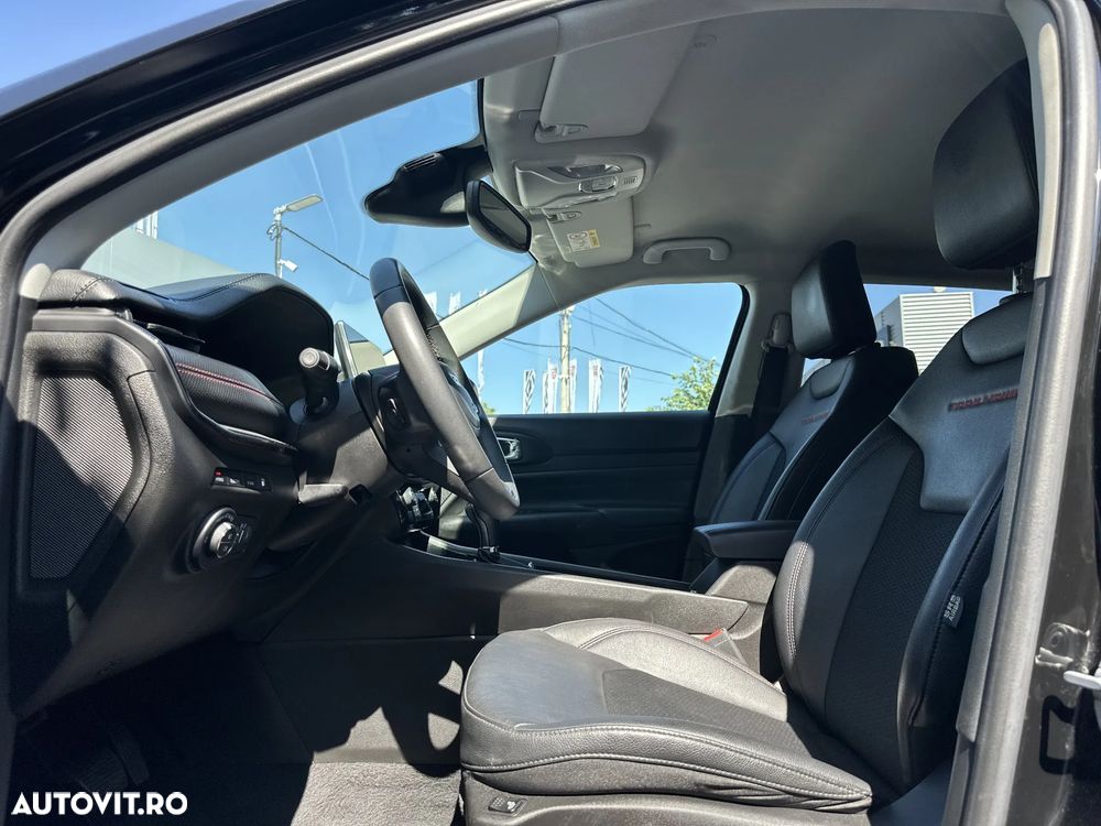 Jeep Compass - 12