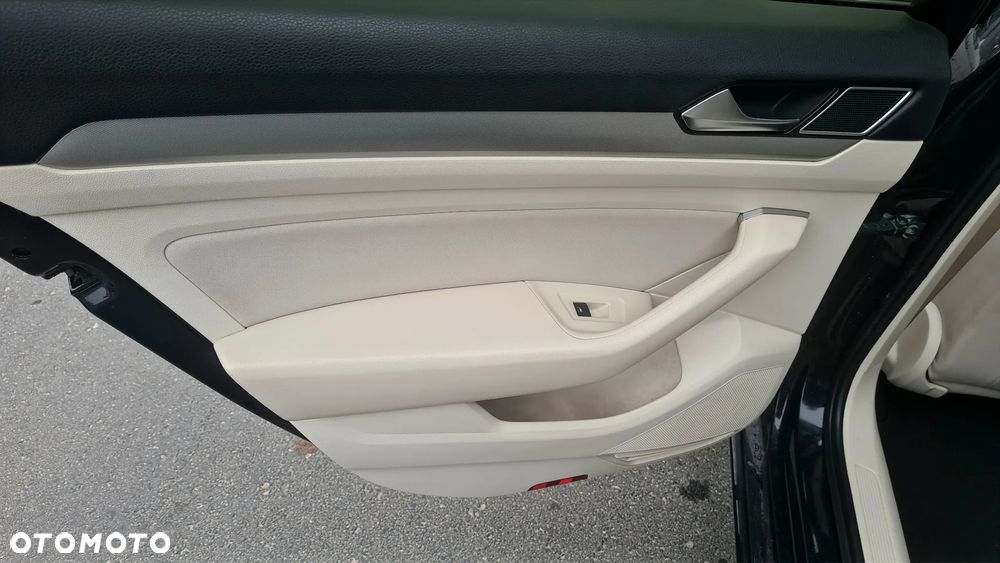 Volkswagen Passat 1.6 TDI (BlueMotion Technology) DSG Comfortline - 30