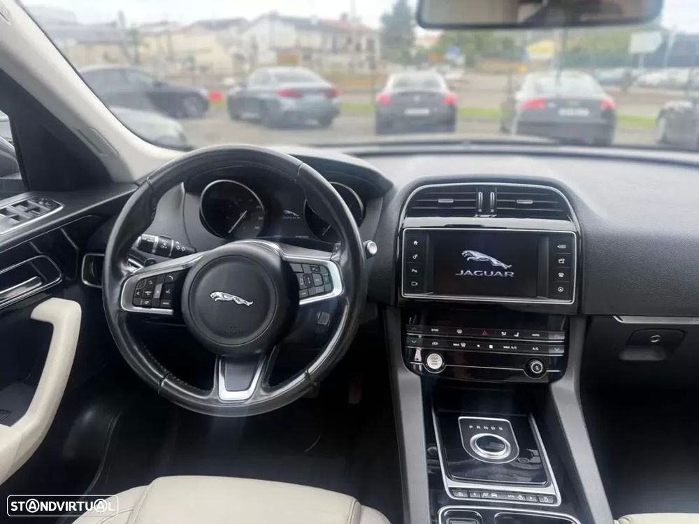 Jaguar F-Pace 2.0 i4D Prestige Aut. - 10