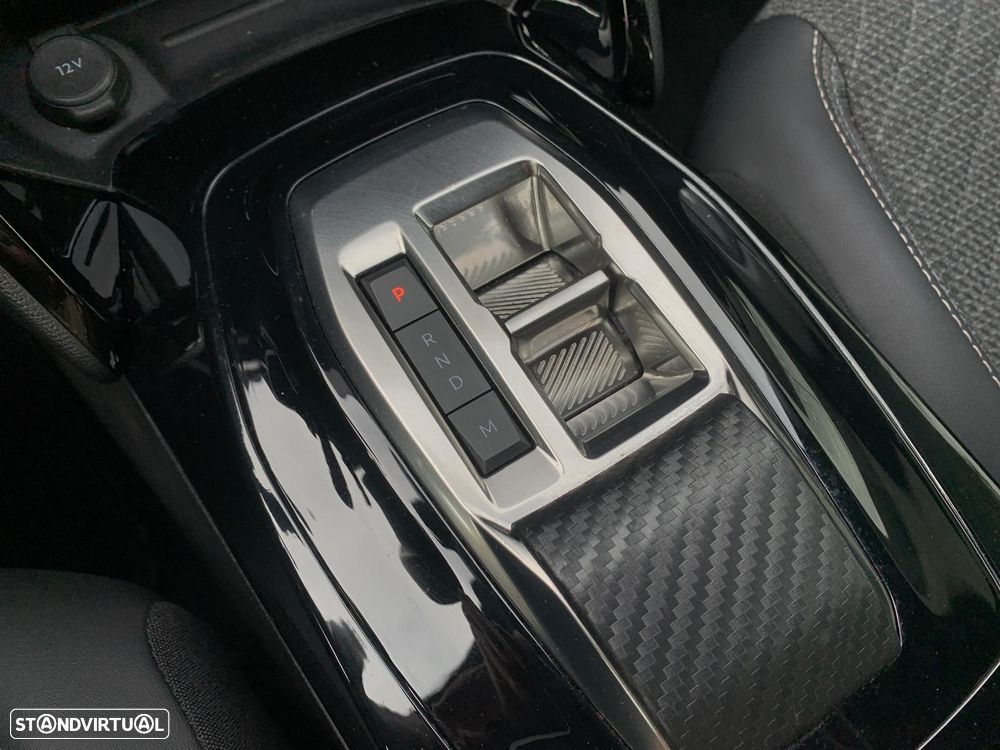 Peugeot 2008 1.5 BlueHDi Allure EAT8 - 22