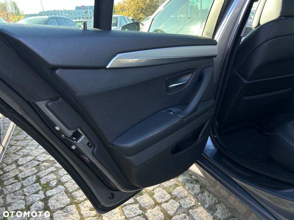 BMW Seria 5 - 33