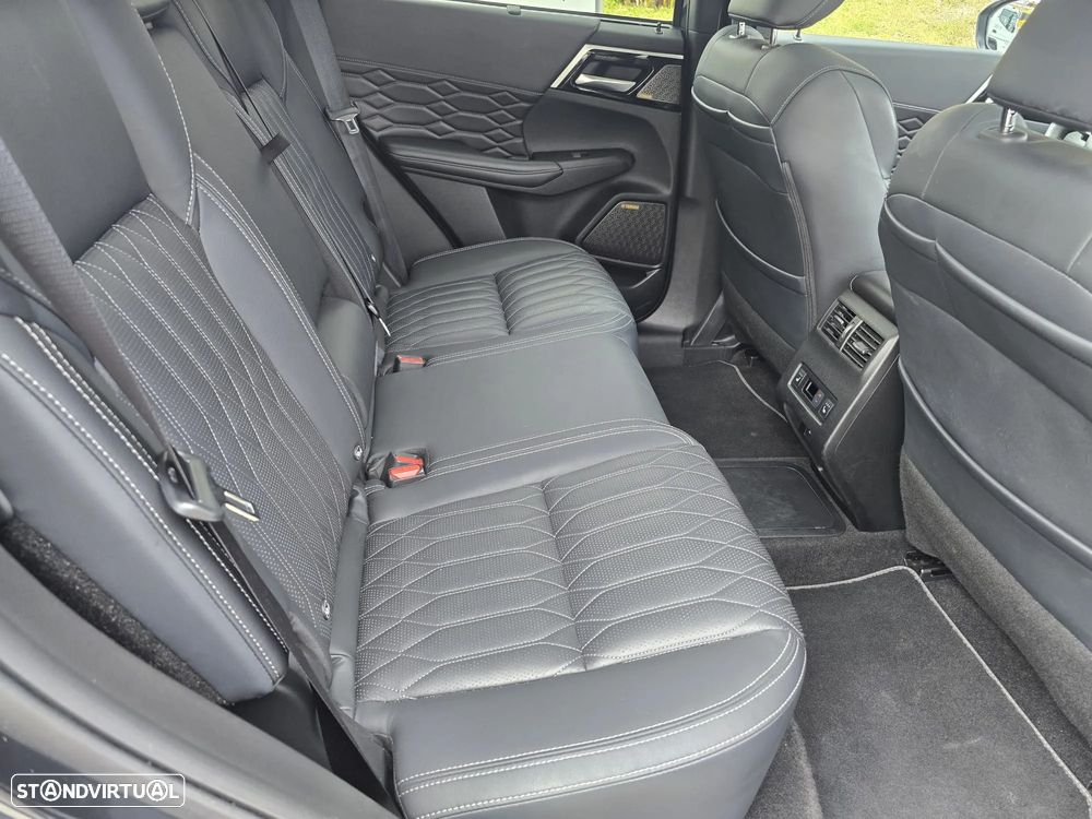 Mitsubishi Outlander 2.4 PHEV Instyle - 31