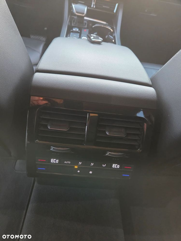 Volkswagen Touareg 3.0 V6 TDI SCR 4Mot Elegance - 17
