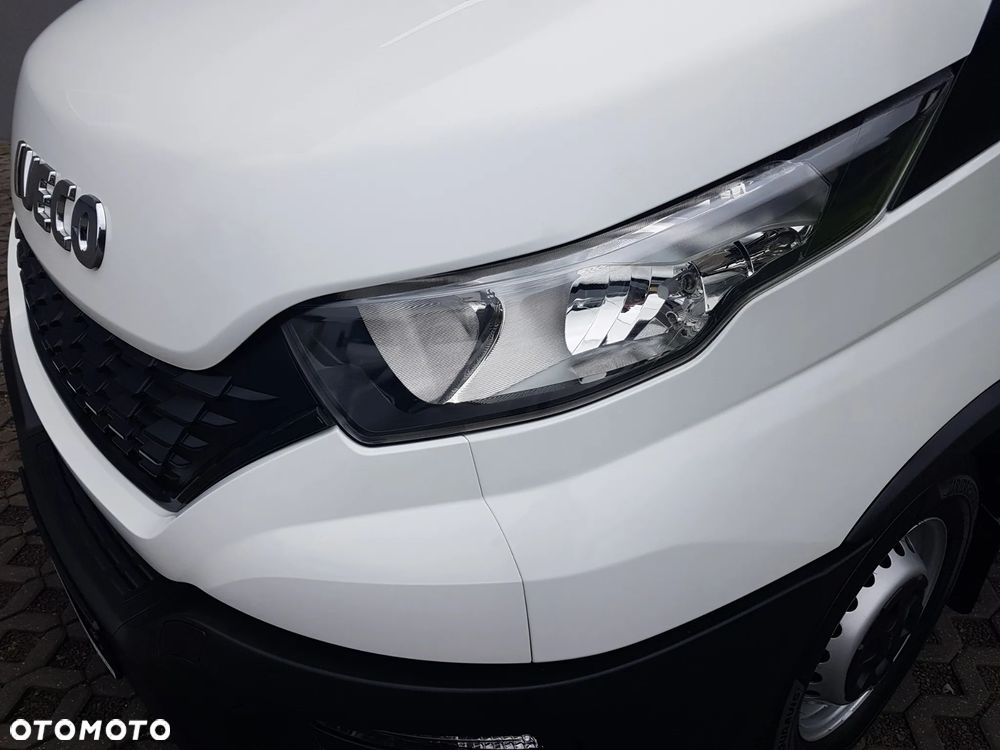 Iveco DAILY KONTENER NISKOPODŁOGOWY 4,44x2,23x2,42 SKLEP FOODTRUCK BAR KLIMA KONIOWÓZ KAMPER - 29