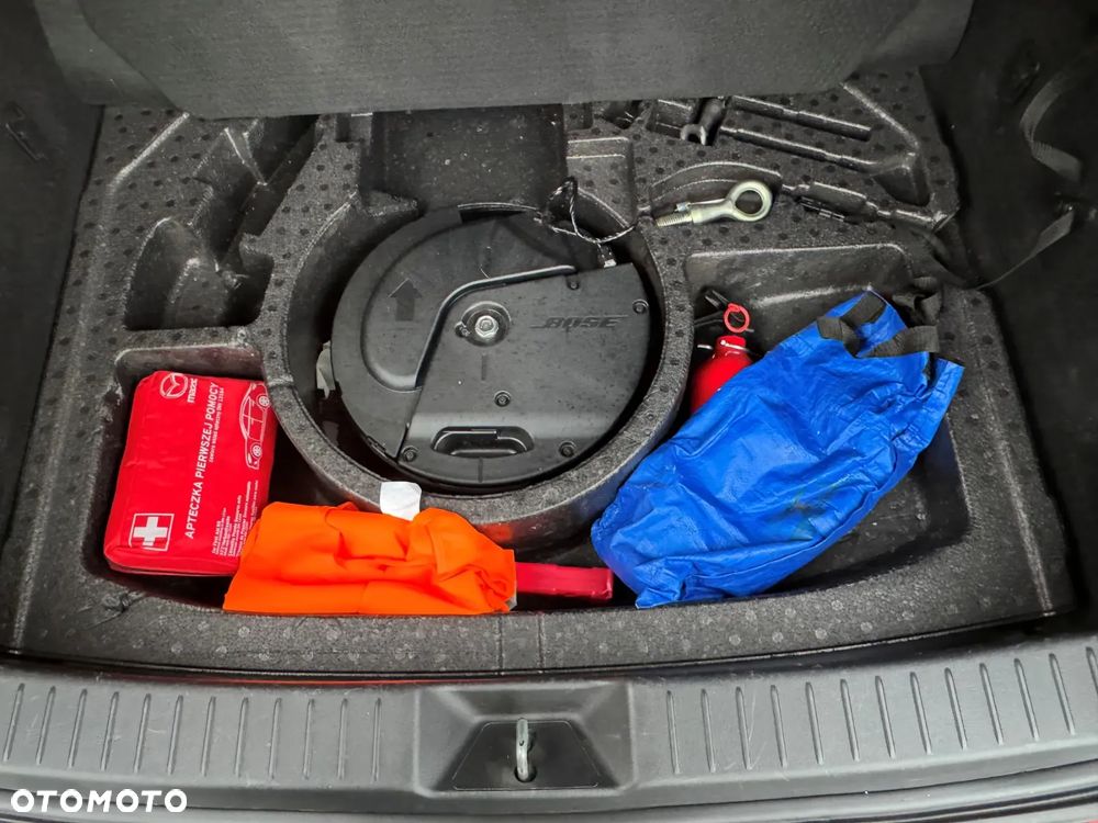 Mazda CX-30 2.0 mHEV Hikari 2WD - 32