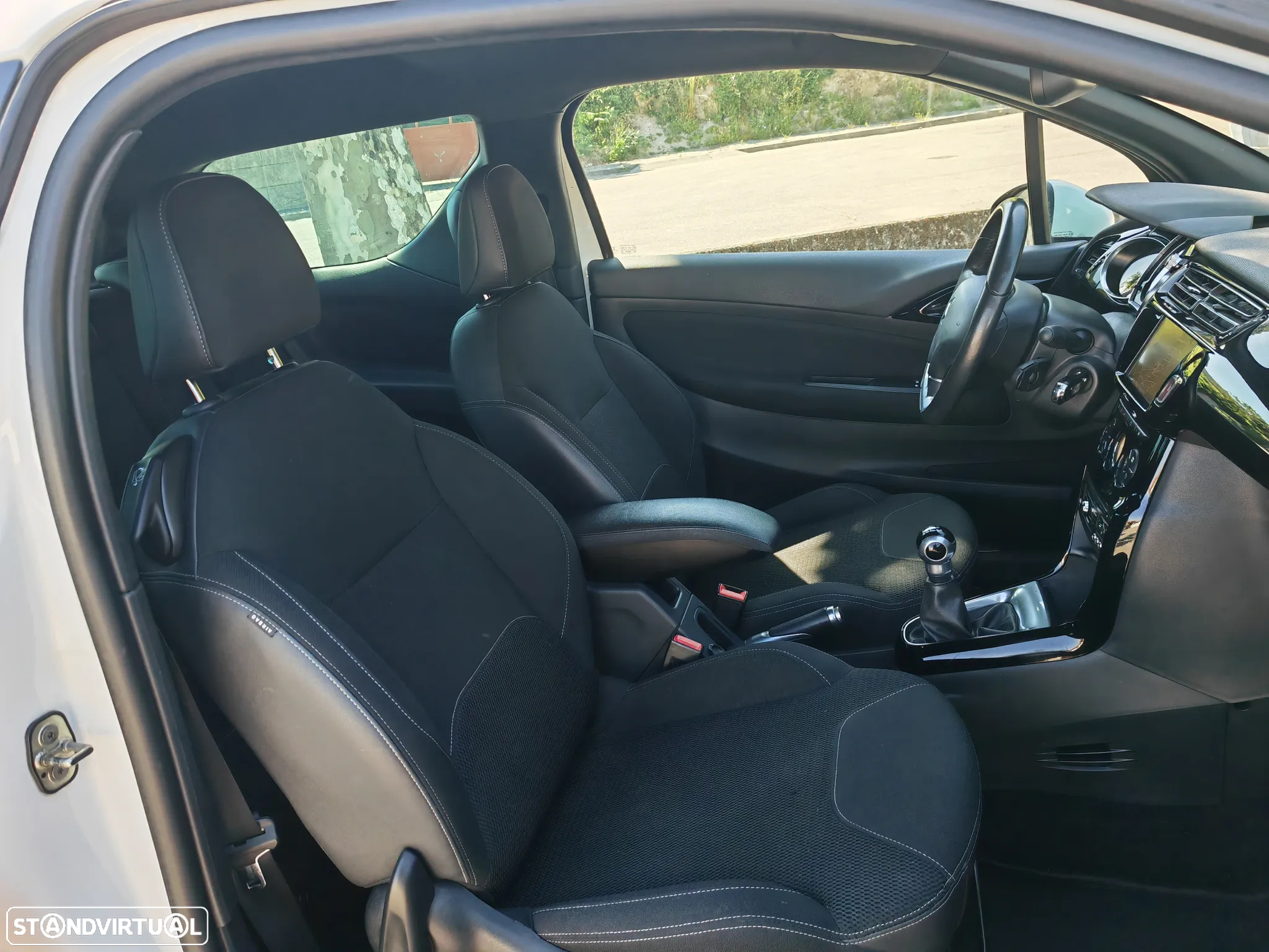 Citroën DS3 1.6 e-HDi So Chic - 7
