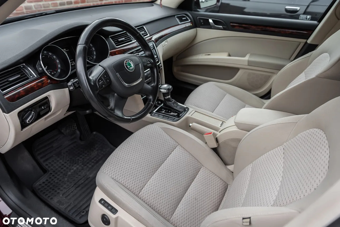 Skoda Superb 2.0 TDI Elegance DSG - 15
