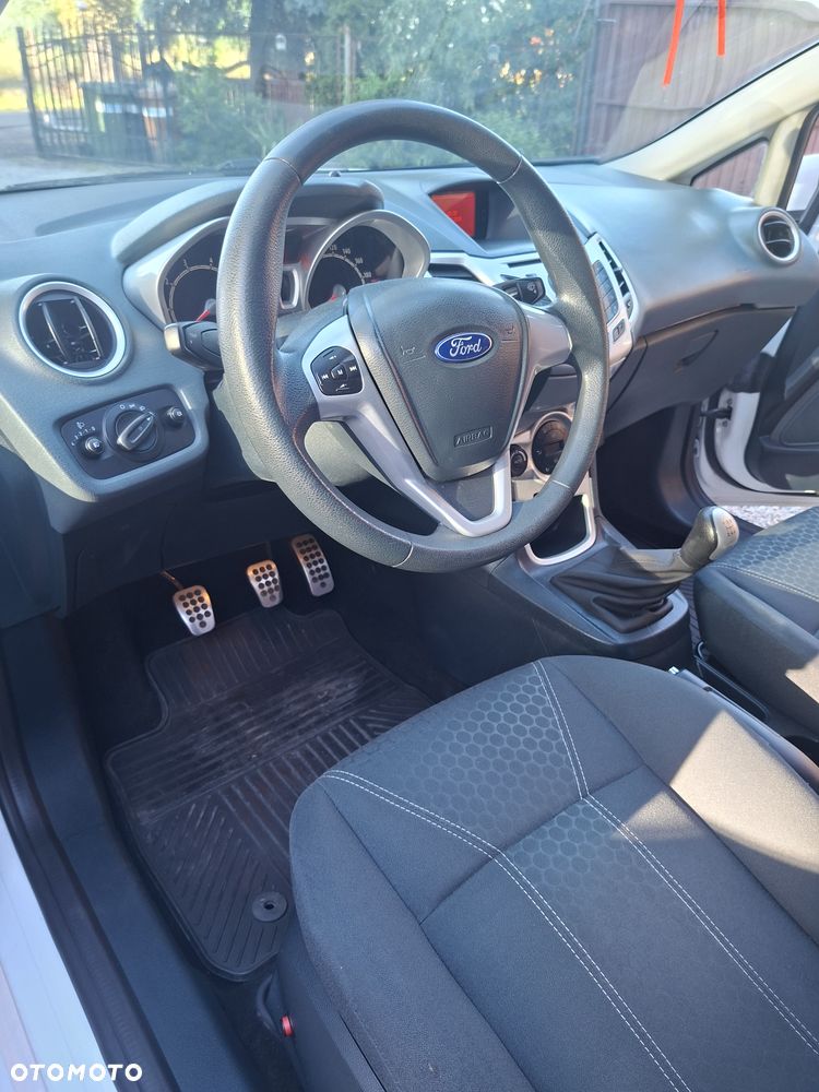 Ford Fiesta 1.6 Trend - 10