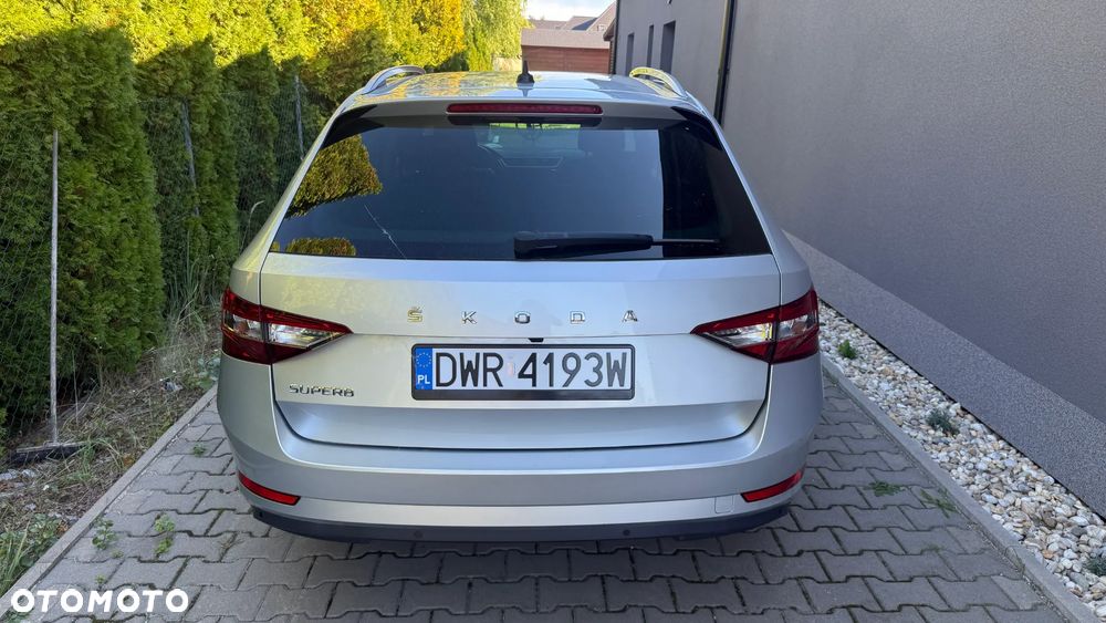 Skoda Superb 2.0 TDI Ambition DSG - 5