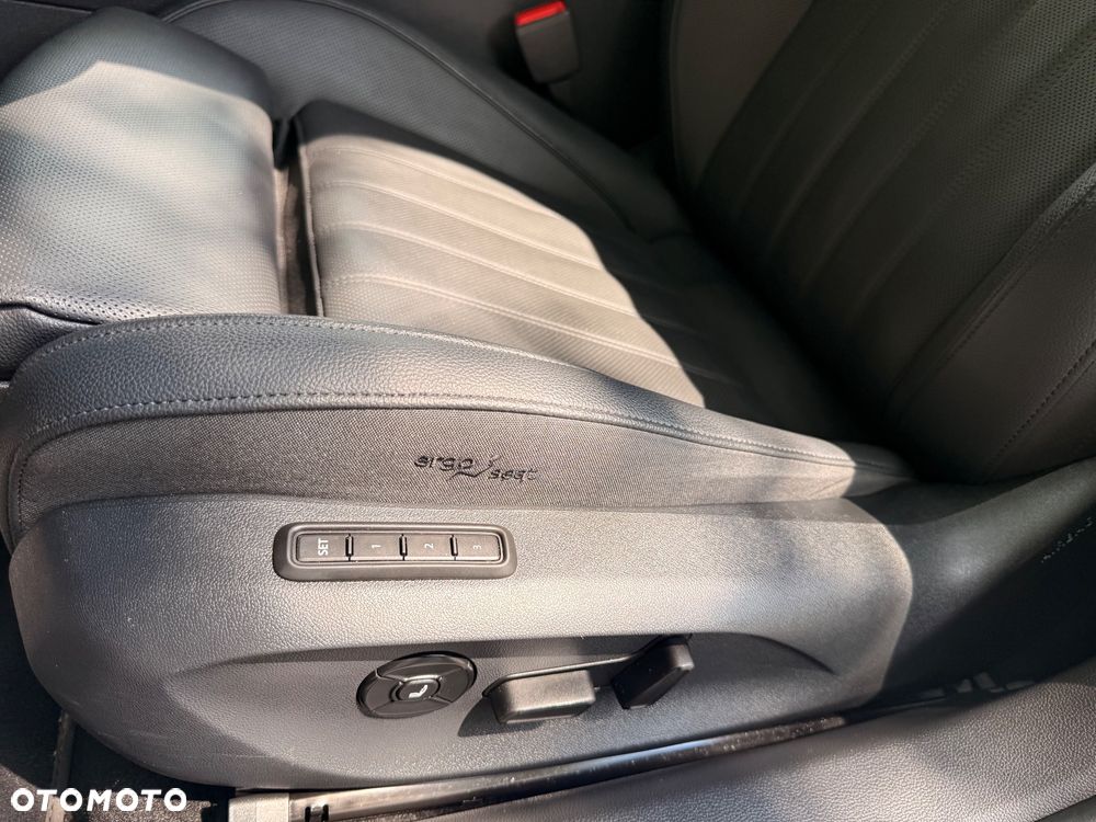 Skoda Superb 2.0 TDI SCR 4x4 L&K DSG - 23