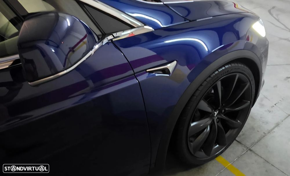 Tesla Model X 100 kWh Long Range AWD - 16