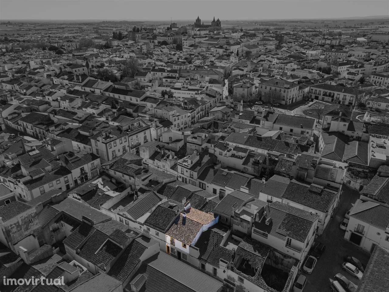 Andar de Moradia T2 com terraço no centro histórico de Évora - Grande imagem: 3/27