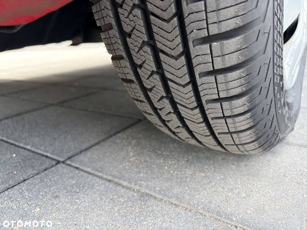 Hyundai i10 1.1 Edition Plus - 29