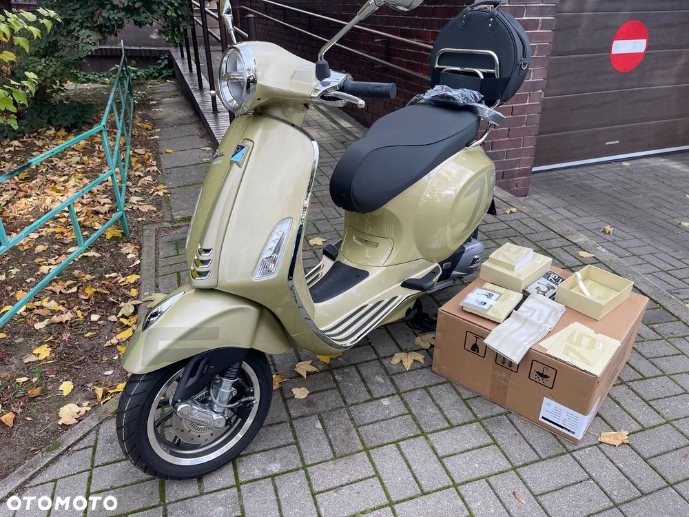 Piaggio Vespa - 12