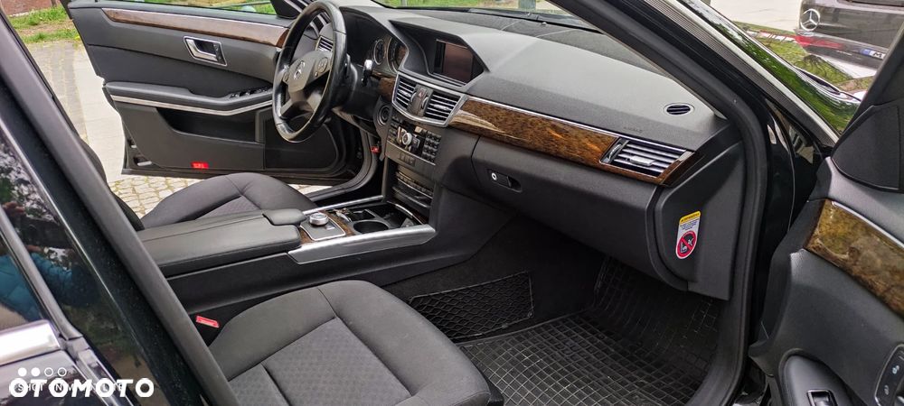 Mercedes-Benz Klasa E 220 CDI BlueEff Avantgarde - 6