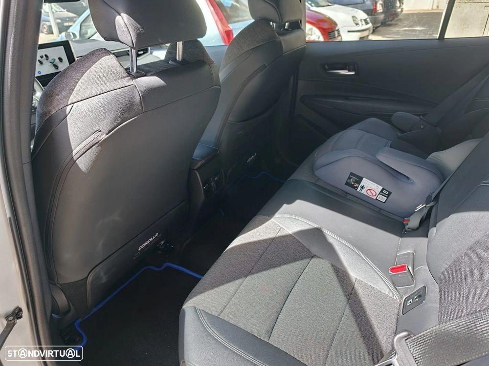 Toyota Corolla Touring Sports - 8