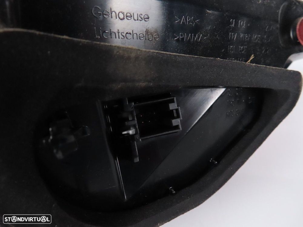 Farolim da mala LED Direito Usado / Original AUDI Q3 (F3B) 83A945094 - 3