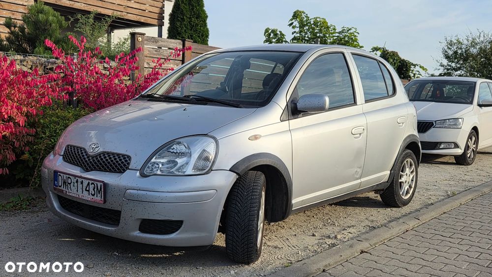 Toyota Yaris - 1
