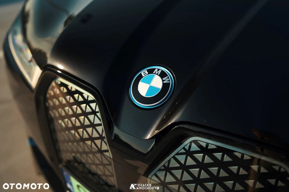 BMW iX - 31
