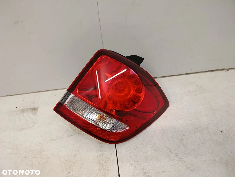 Lampa prawa tył tylna led Fiat Freemont lift