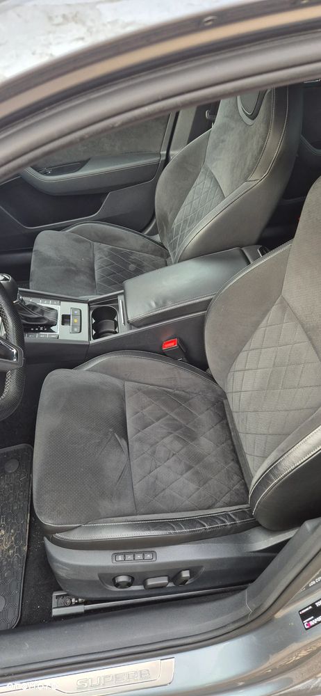 Skoda Superb 2.0 TDI Sportline DSG - 19