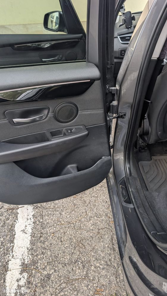 BMW 225xe Active Tourer - 11