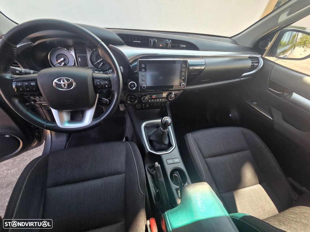 Toyota Hilux 2.4 D-4D 4WD CD CM - 19