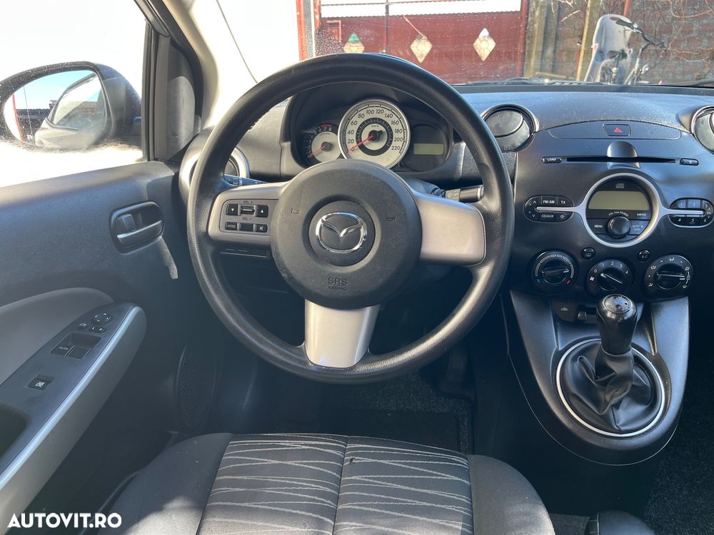 Mazda 2 - 8