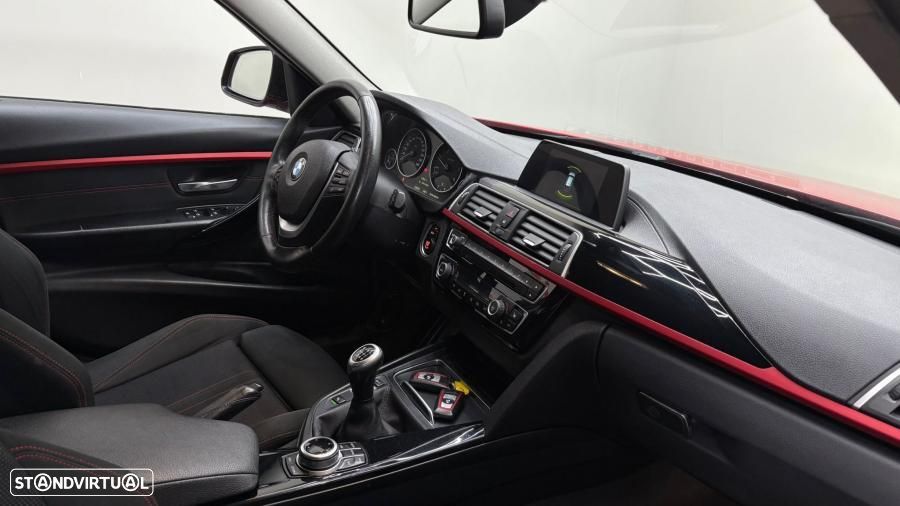BMW 320 d xDrive Sport Line - 18
