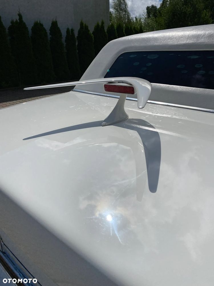 Lincoln Town Car ver-4-6-executive - 12
