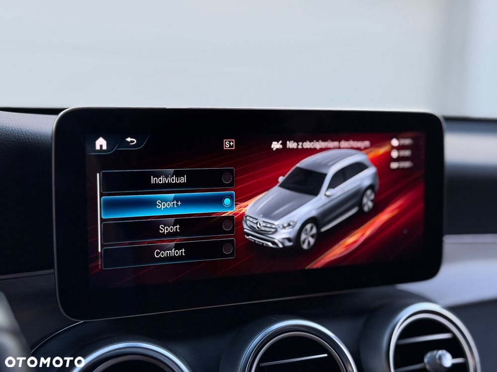 Mercedes-Benz GLC 250 4Matic 9G-TRONIC AMG Line - 26