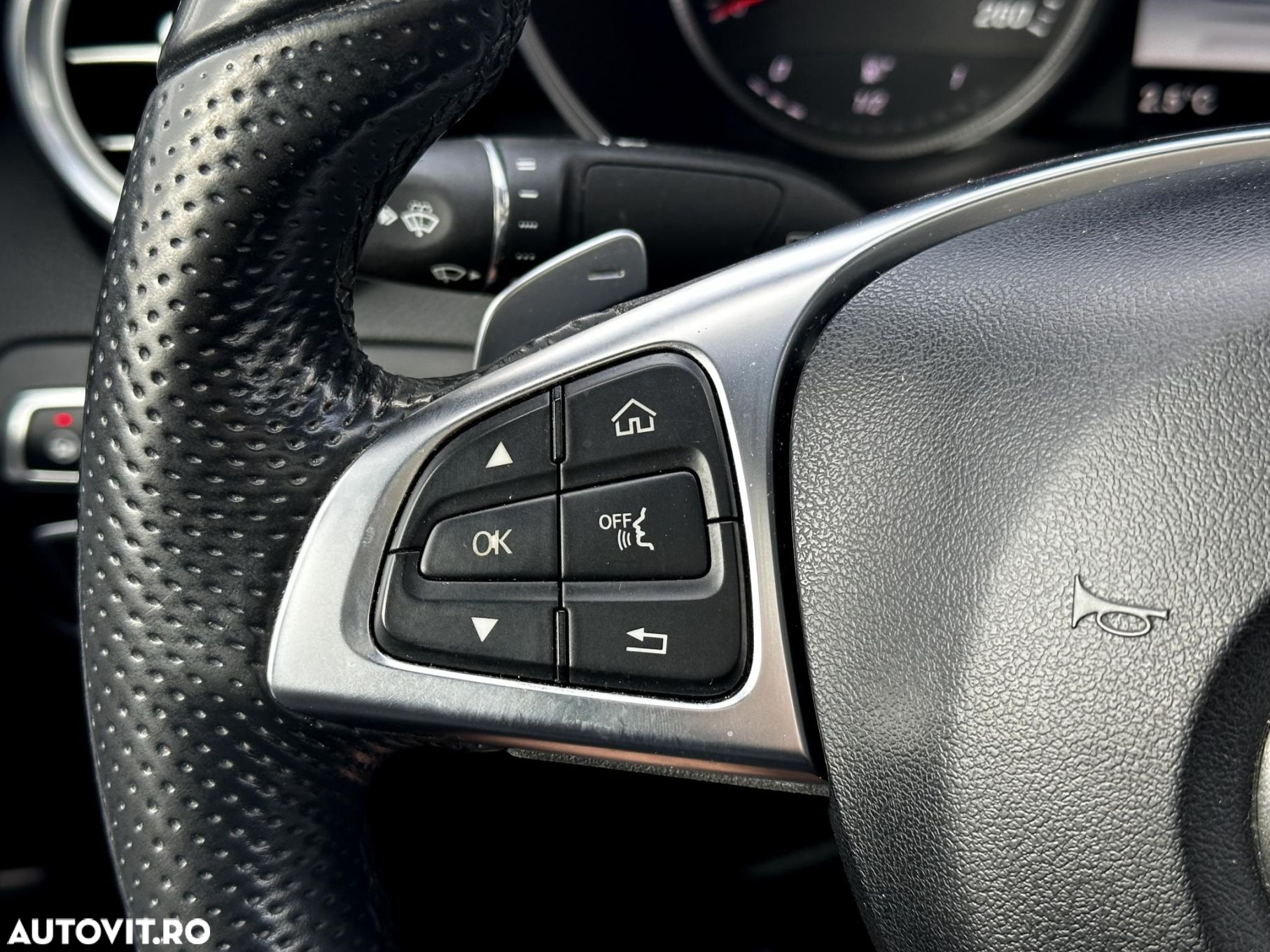 Mercedes-Benz GLC - 29