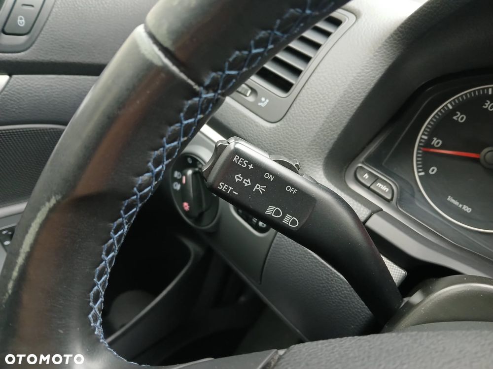 Volkswagen Golf - 28