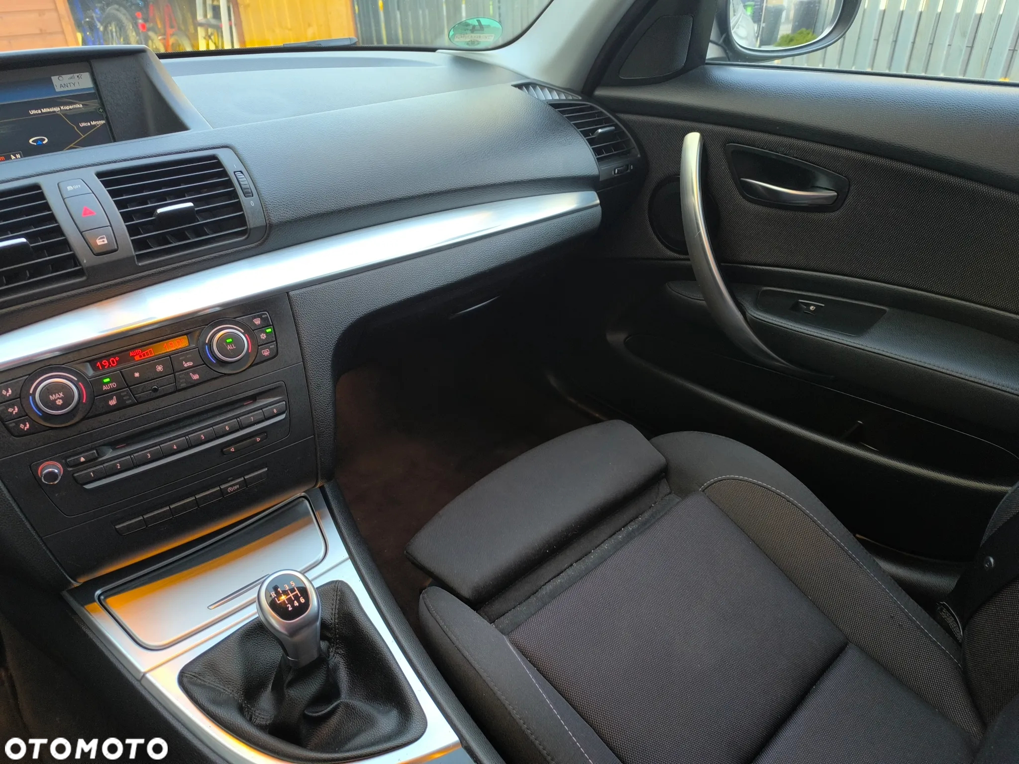 BMW Seria 1 118i - 28